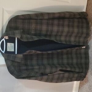 NWOT Men's Green And Black Plaid Button Up Shacket With Fleece Lining